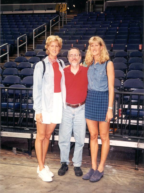 Heidi (L) and Heather Burge (R)