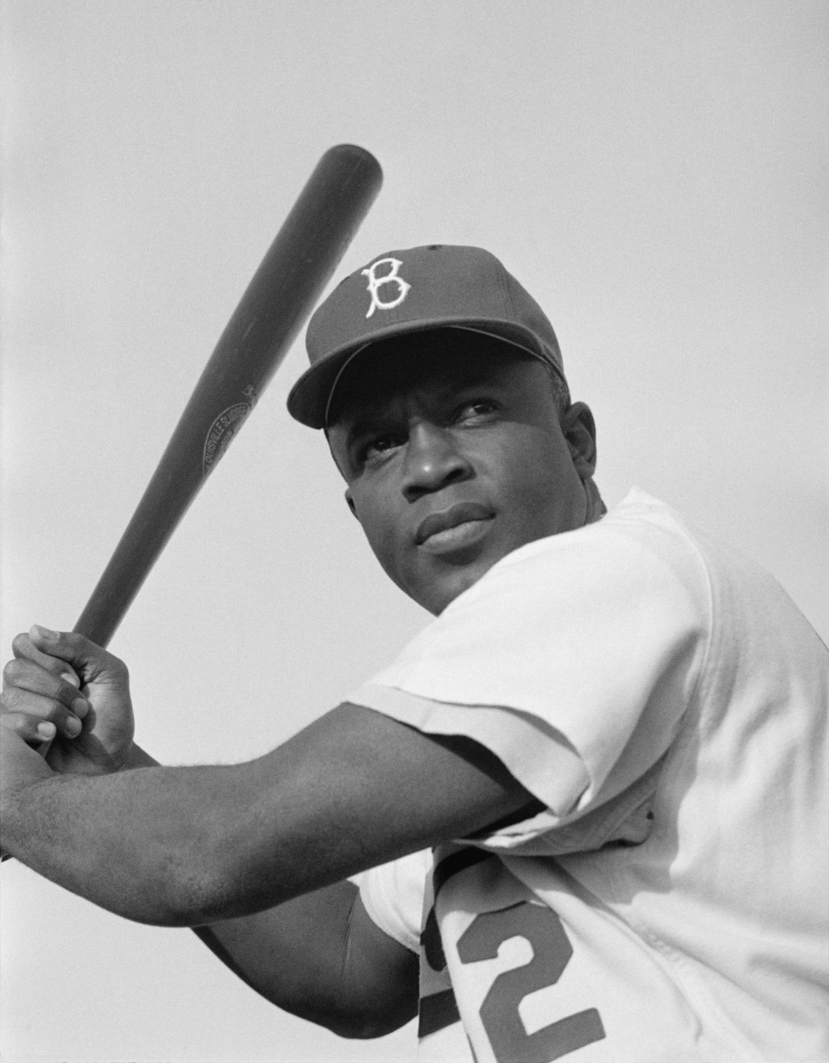 Jackie Robinson Breaks a Color Barrier