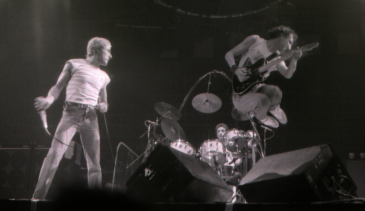 Kenney Jones drumming for The Who