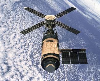 Skylab Crashes to Earth